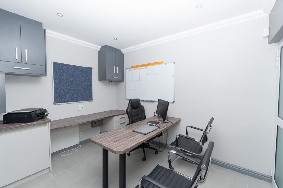 4 Bedroom Property for Sale in Laguna Sands Western Cape